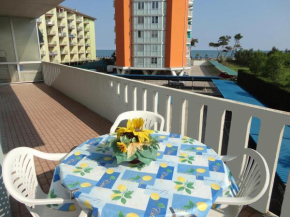 Beautiful three-room apartment with large terrace A C - 7 people, Porto Santa Margherita